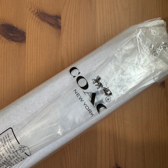 ❤️ Coach Pencil Case In Signature Canvas Color: Silver/Iris - Picture 3 of 7